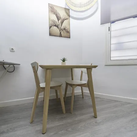 Homeholidaysrentals Balmes - Costa Barcelona Апартаменты *