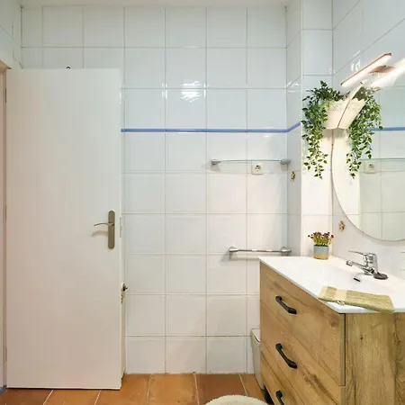 Homeholidaysrentals Balmes - Costa Barcelona