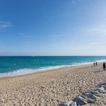 Homeholidaysrentals Balmes - Costa Barcelona Apartament *